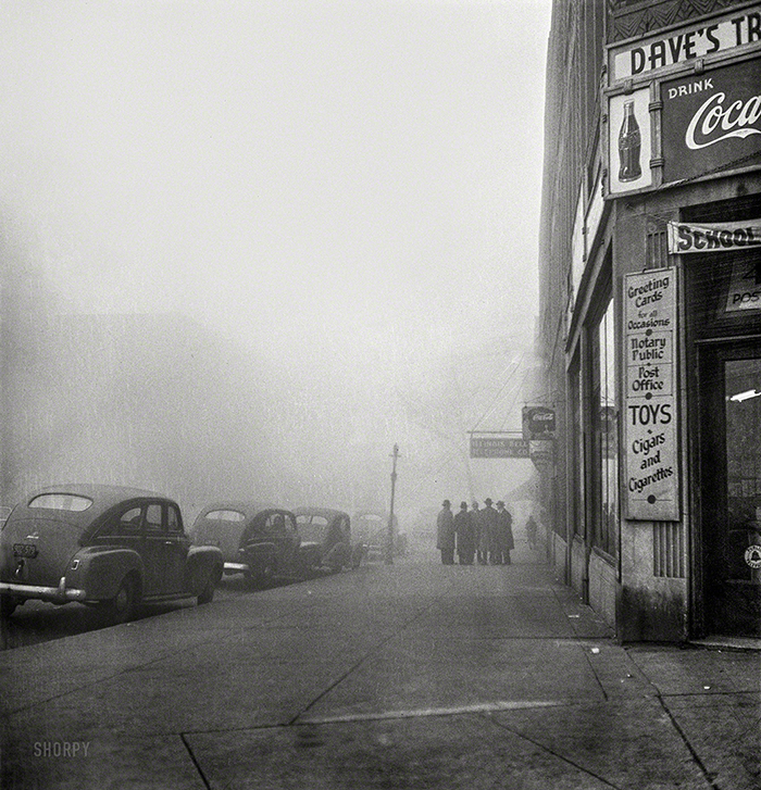 December 1942. 'Chicago, Illinois. An unusually heavy fog in the early afternoon.' Photo by Jack Delano for the Office of War Information.